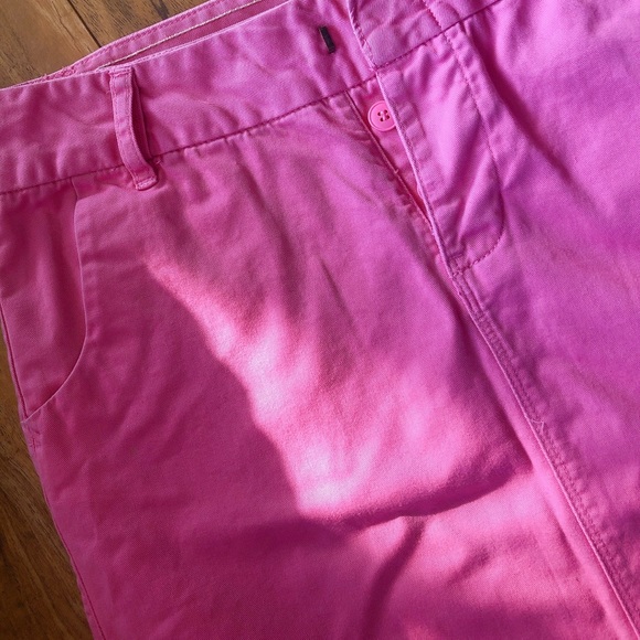 Mini adorable pink skirt!! 🌸🎀💖💅🏻 - Picture 5 of 9